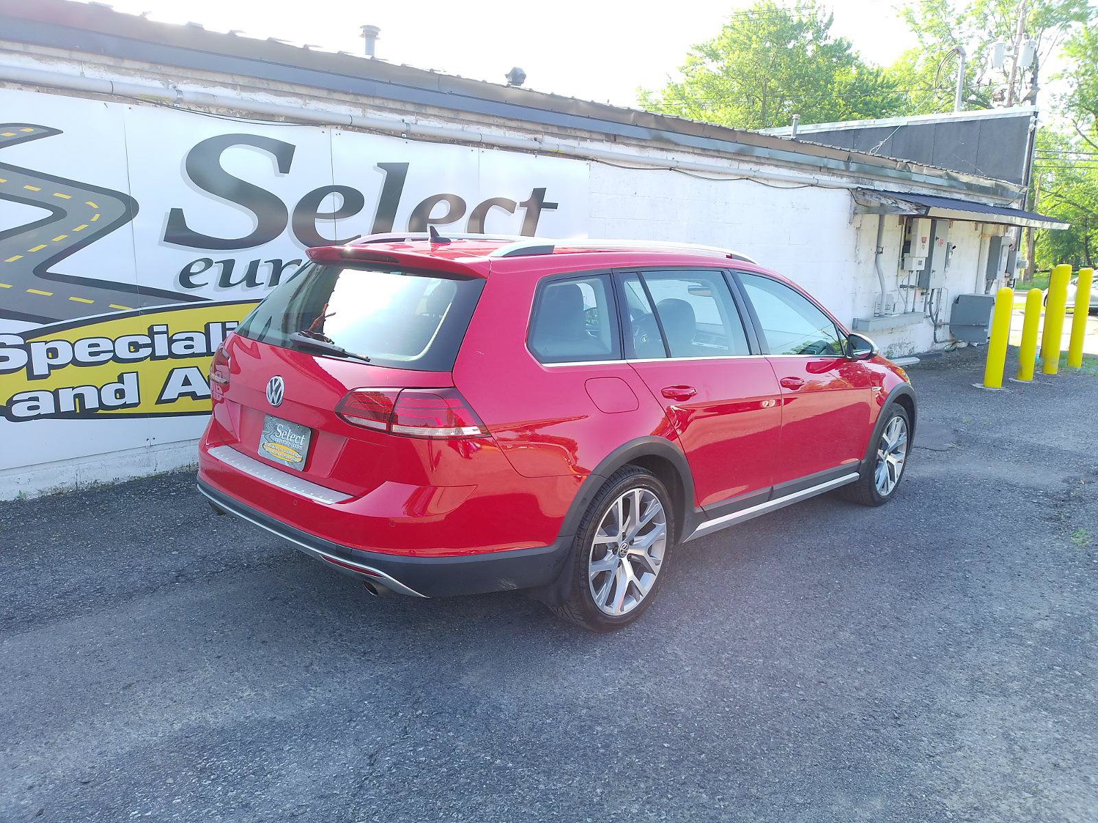 Used 2019 Volkswagen Golf Alltrack SEL AWD/4WD image 3