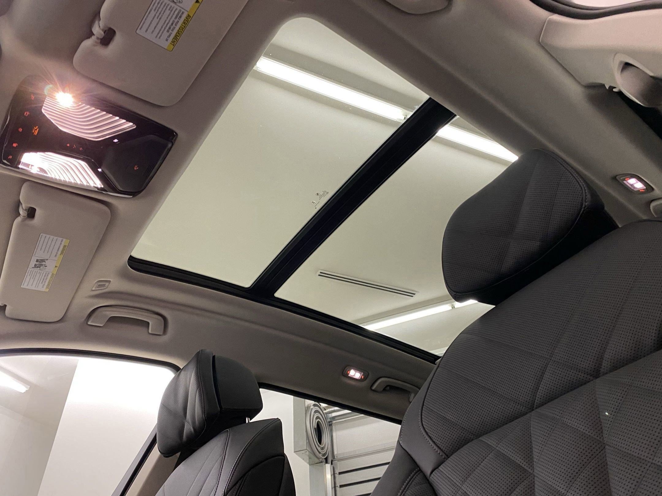 Used 2026 BMW X7 xDrive40i w/ Premium Package image 14