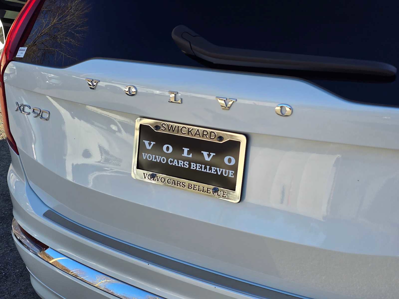 Certified 2024 Volvo XC90 T8 Ultimate w/ Lounge Package image 14