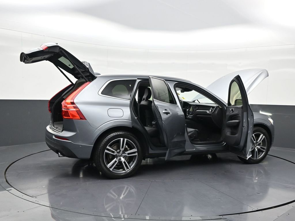 Used 2019 Volvo XC60 T8 Momentum w/ Premium Package image 30
