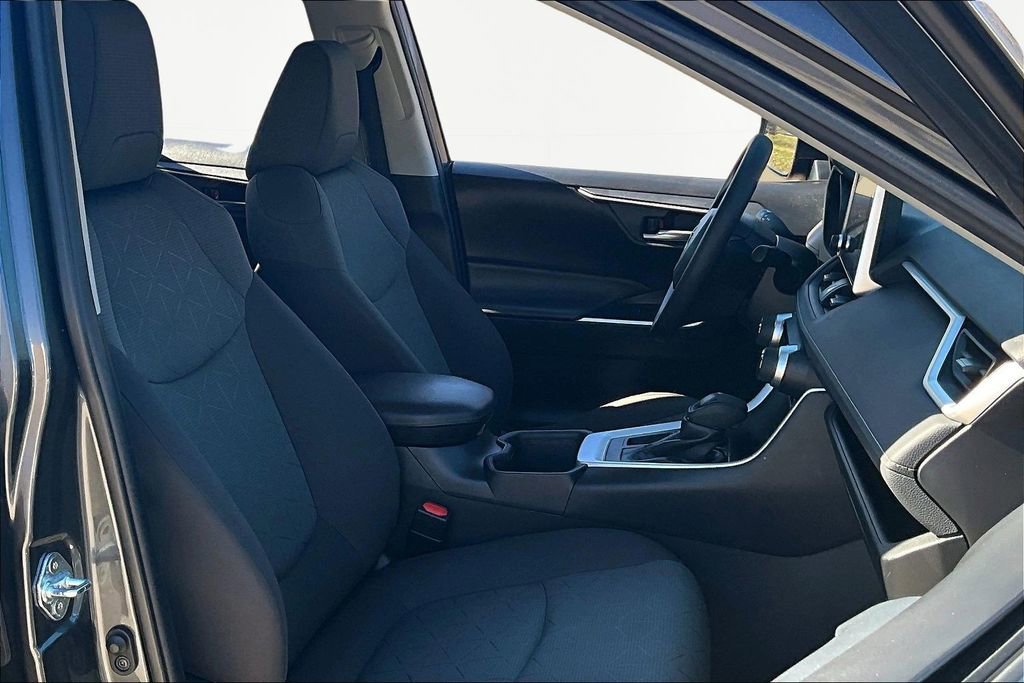 Used 2023 Toyota RAV4 XLE image 7