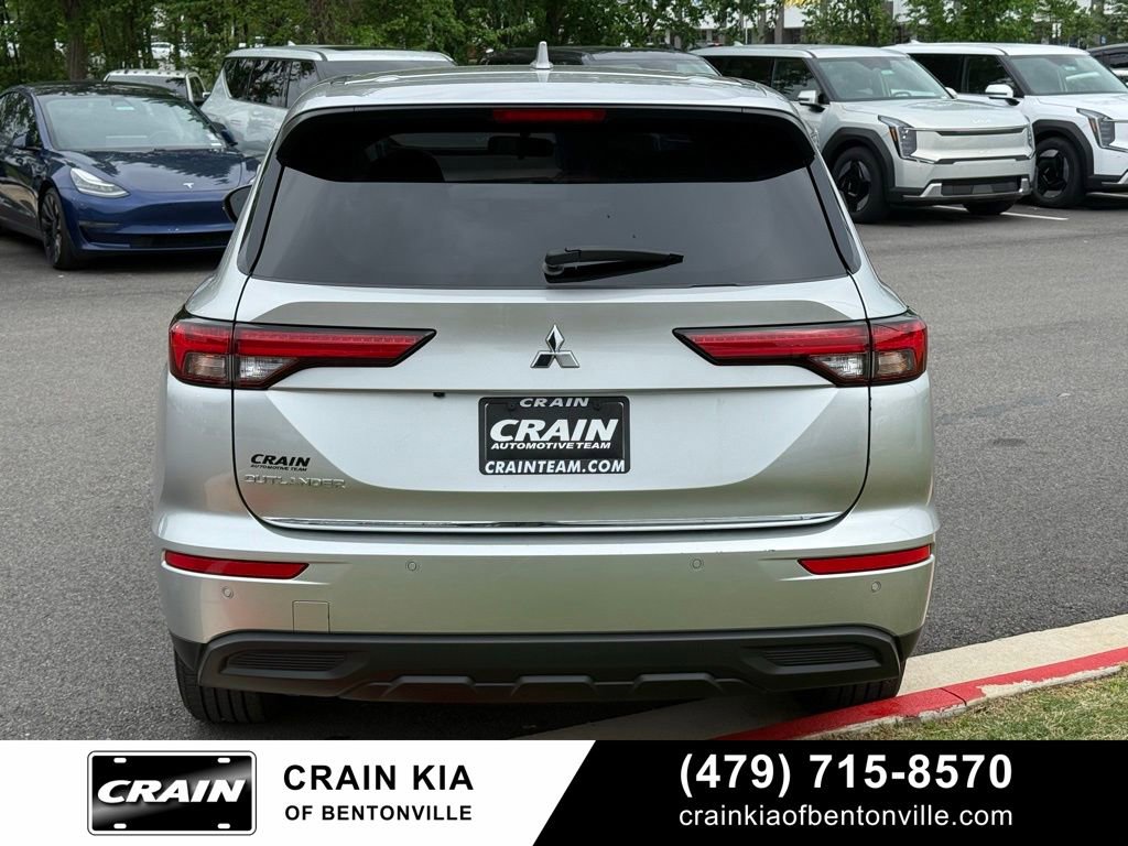 Used 2024 Mitsubishi Outlander ES AWD/4WD image 6