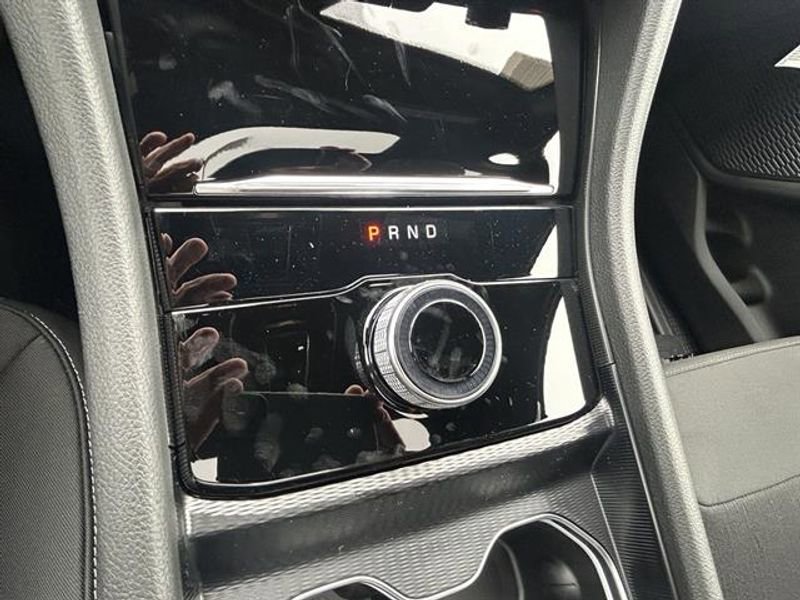 New 2025 Jeep Grand Cherokee L Laredo w/ Trailer Tow Package image 17