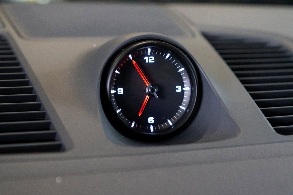 Certified 2023 Porsche Cayenne Platinum Edition image 27