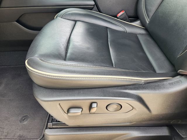 Used 2021 GMC Yukon SLT w/ SLT Premium Package image 24