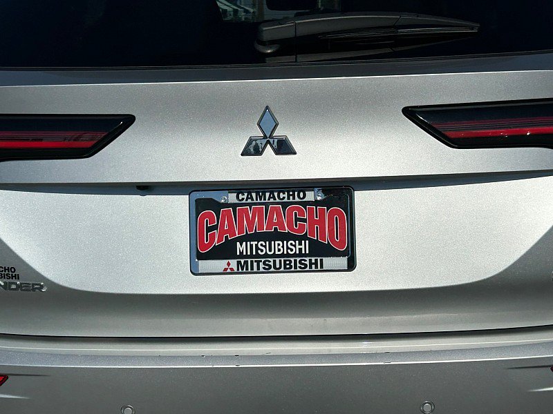 Used 2025 Mitsubishi Outlander SE FWD image 12