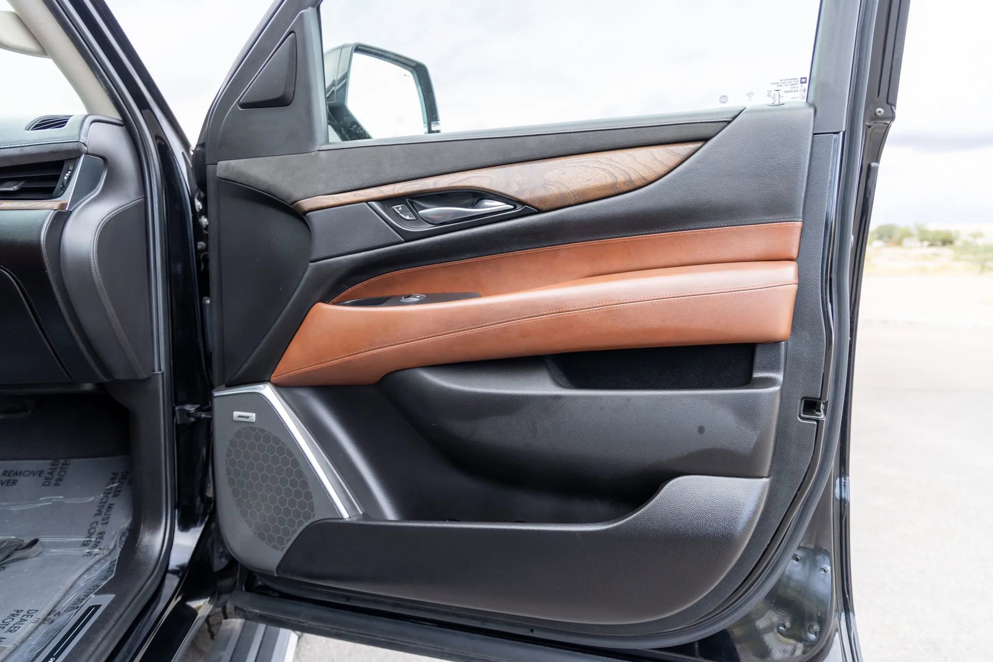 Used 2019 Cadillac Escalade Premium Luxury image 16