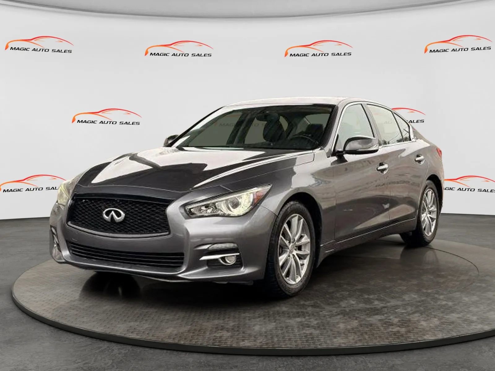 Used 2015 INFINITI Q50 Premium w/ Navigation Package image 2