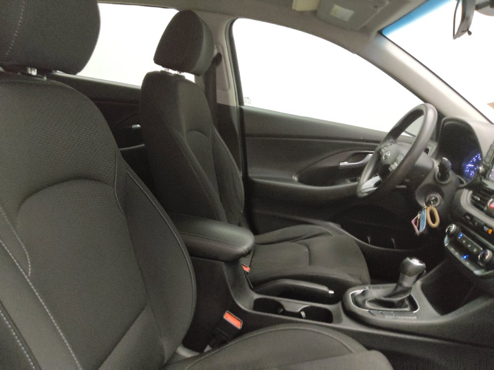 Used 2020 Hyundai Elantra GT FWD image 21