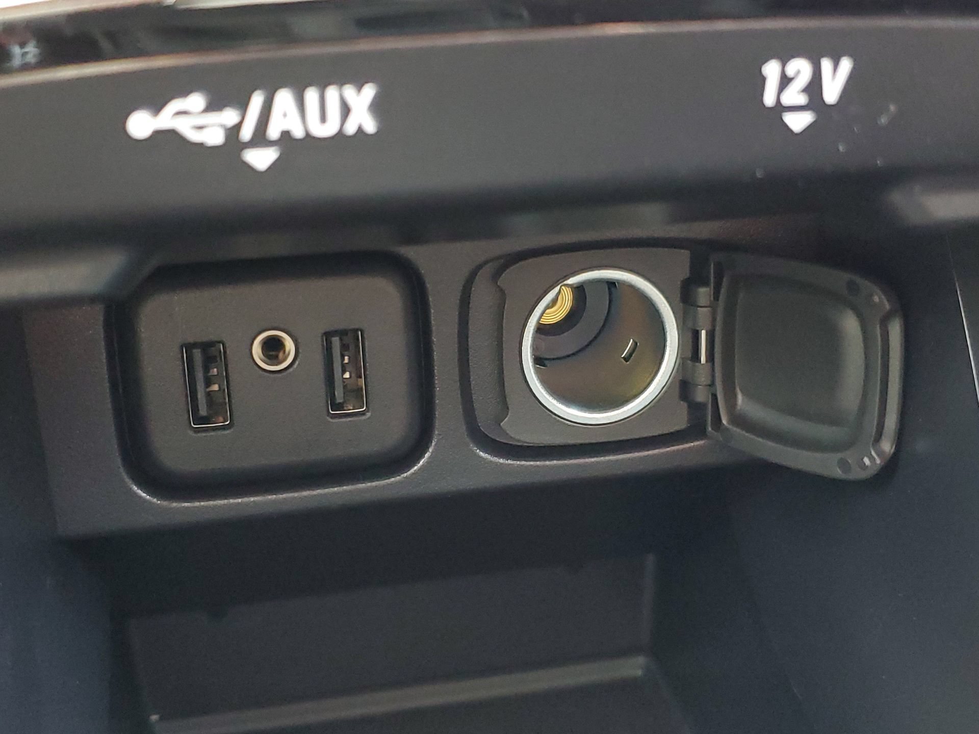 Used 2022 Buick Encore Preferred w/ Safety Package FWD image 28