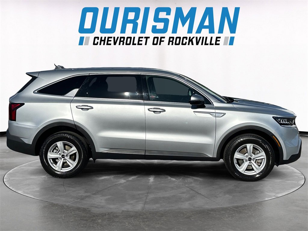 Used 2022 Kia Sorento LX image 7