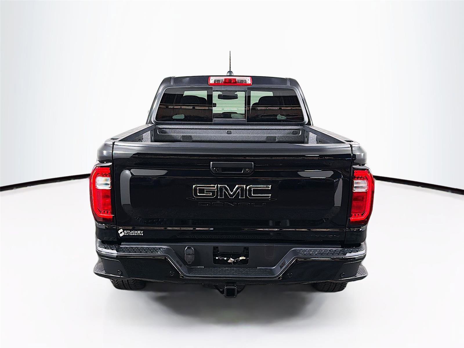 New 2026 GMC Canyon Denali w/ LPO, Denali Black Edition image 6