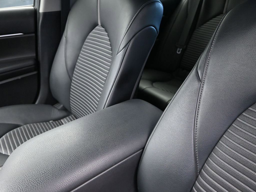 Used 2023 Toyota Camry SE image 33
