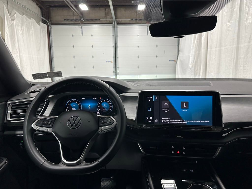 Used 2025 Volkswagen Atlas Cross Sport SE image 16