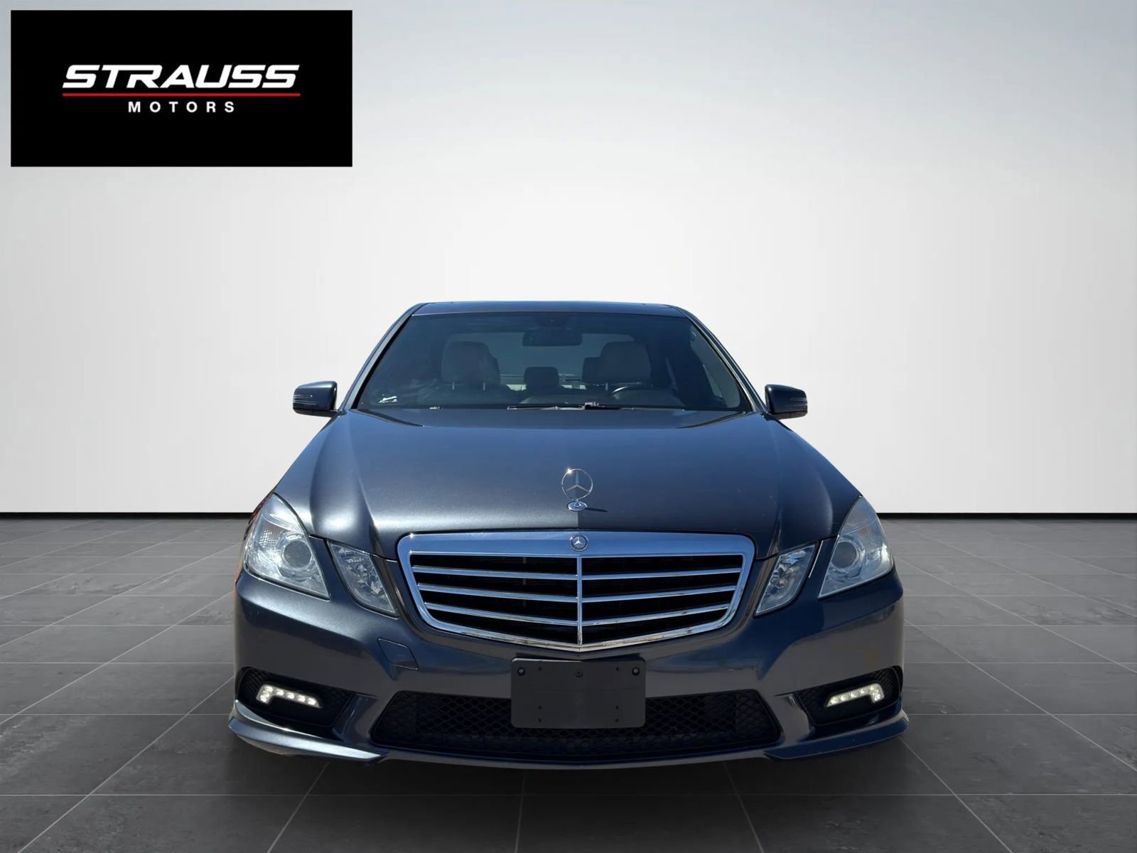 Used 2011 Mercedes-Benz E 350 E 350 4MATIC Sedan 4D image 3