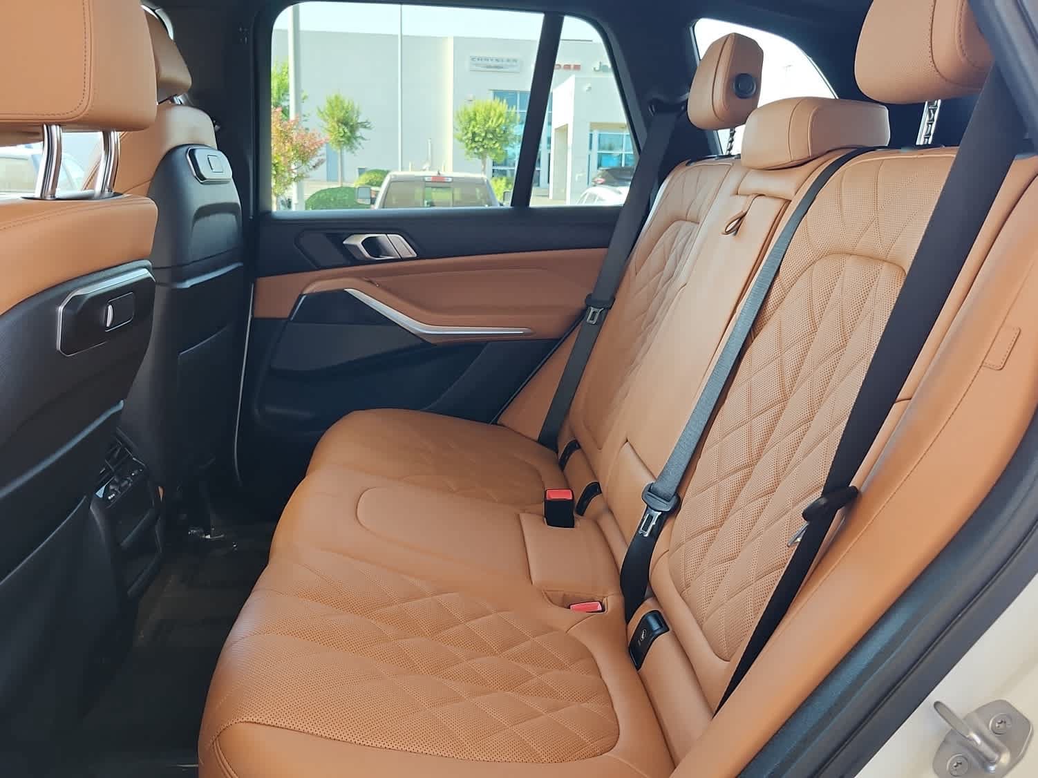 Used 2024 BMW X5 xDrive40i w/ M Sport Package AWD/4WD image 20