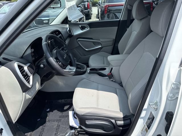 Used 2023 Kia Soul LX w/ LX Technology Package FWD image 14