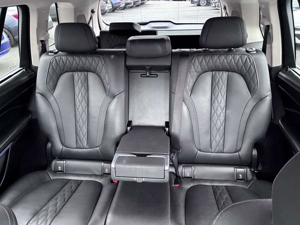 Used 2024 BMW X7 xDrive40i w/ Premium Package AWD/4WD image 29