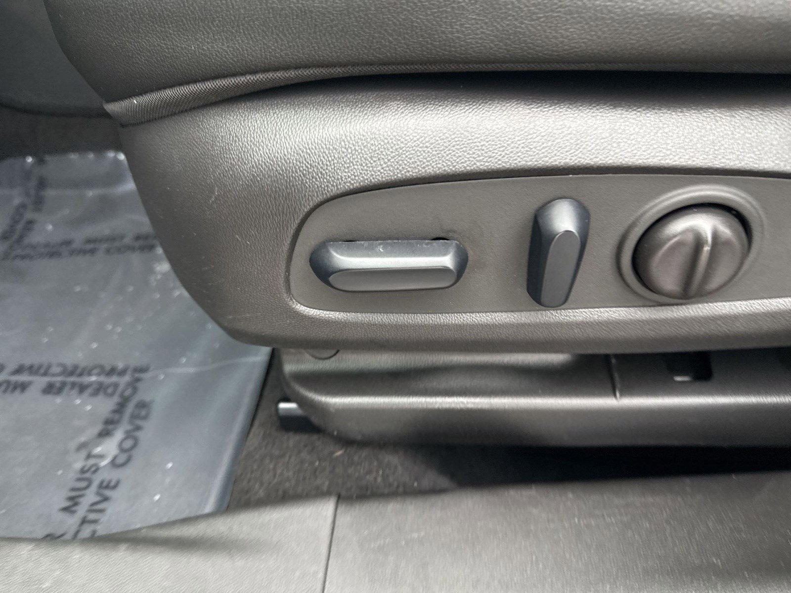 Used 2023 Buick Encore GX Essence w/ Experience Buick Package image 13