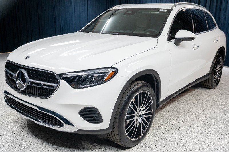 New 2026 Mercedes-Benz GLC 300 image 1