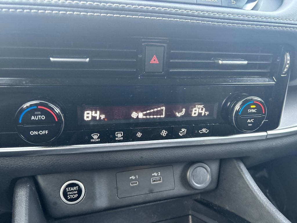 Used 2022 Nissan Rogue SV image 29