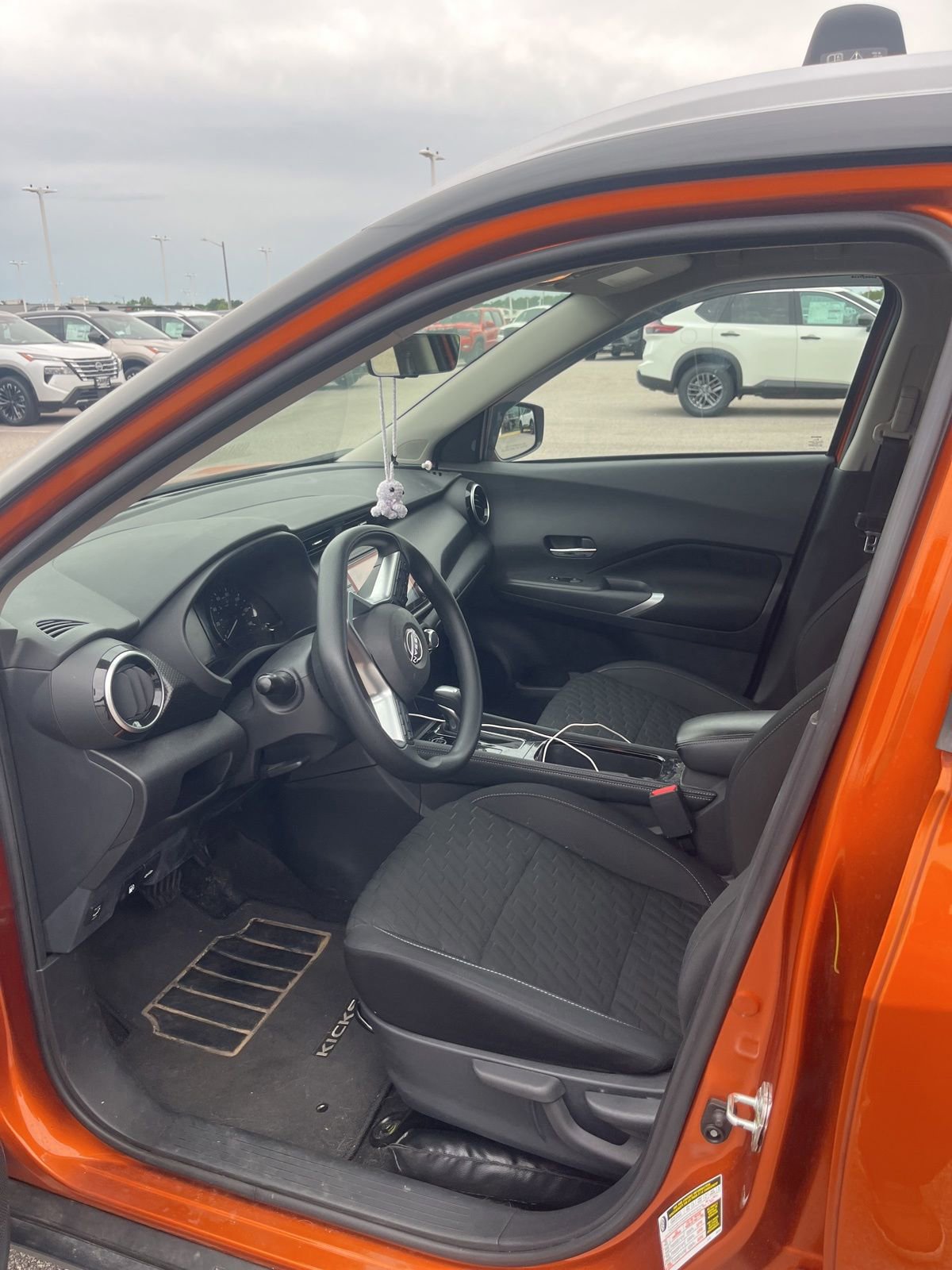 Used 2023 Nissan Kicks SV w/ Interior Electronics Package FWD image 3