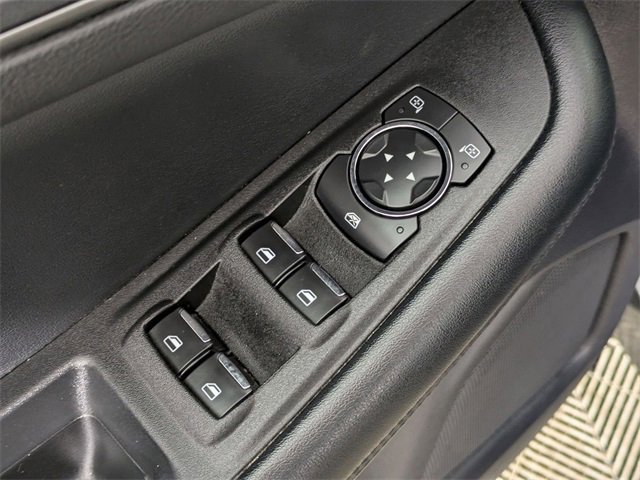 Used 2020 Ford Edge SE image 14