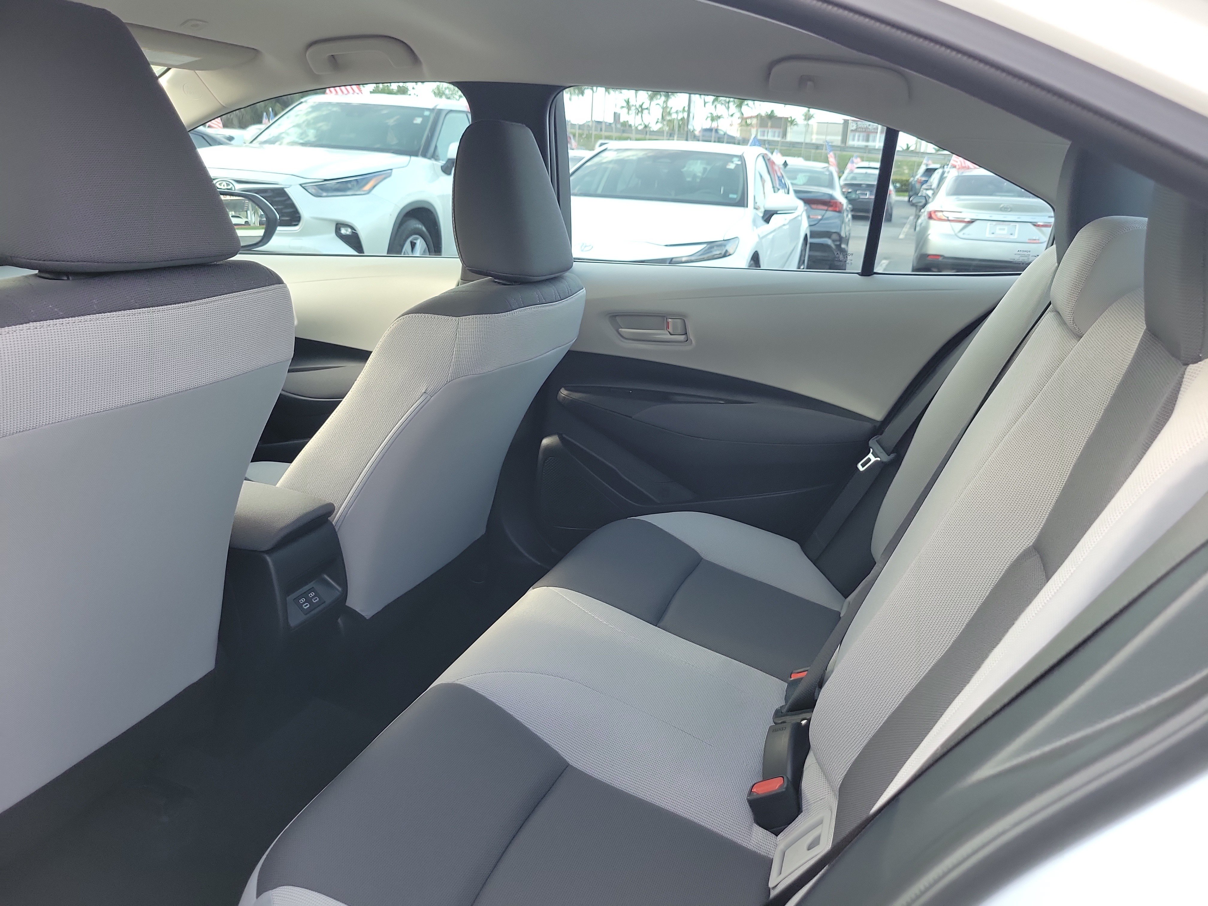 Used 2025 Toyota Corolla LE FWD image 18