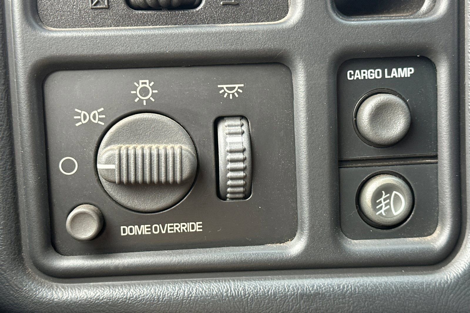Used 2001 Chevrolet Silverado 2500 LT RWD image 24