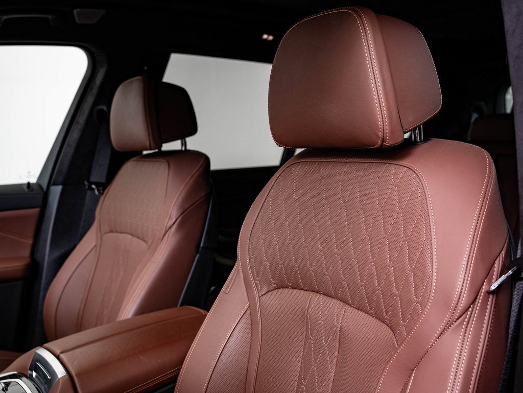 Used 2024 BMW X7 M60i w/ Executive Package image 25