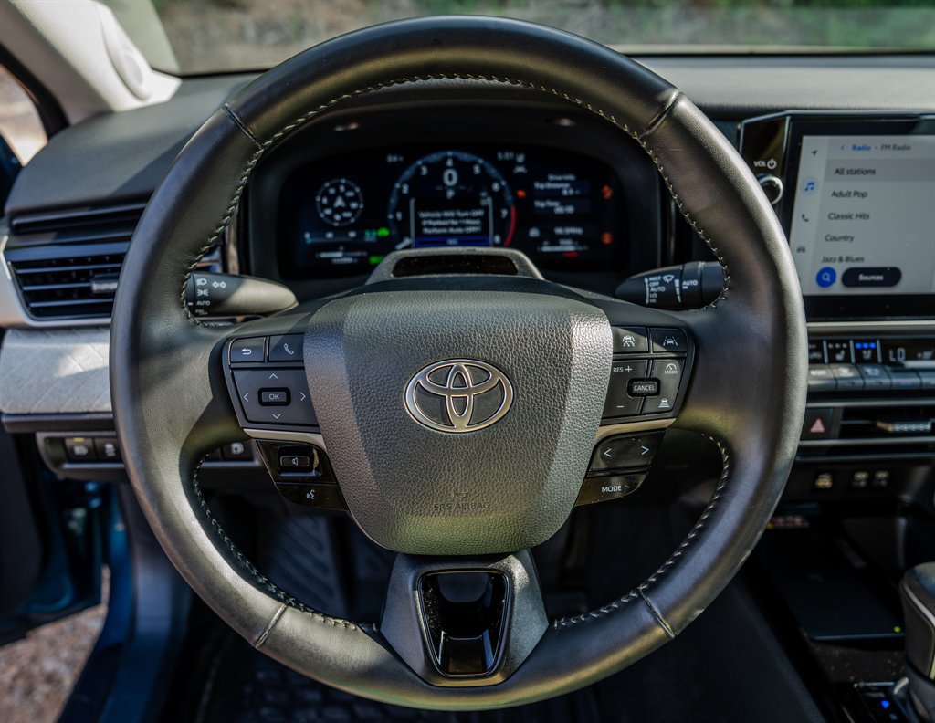 Used 2025 Toyota Camry XLE w/ Premium Plus Package FWD image 15