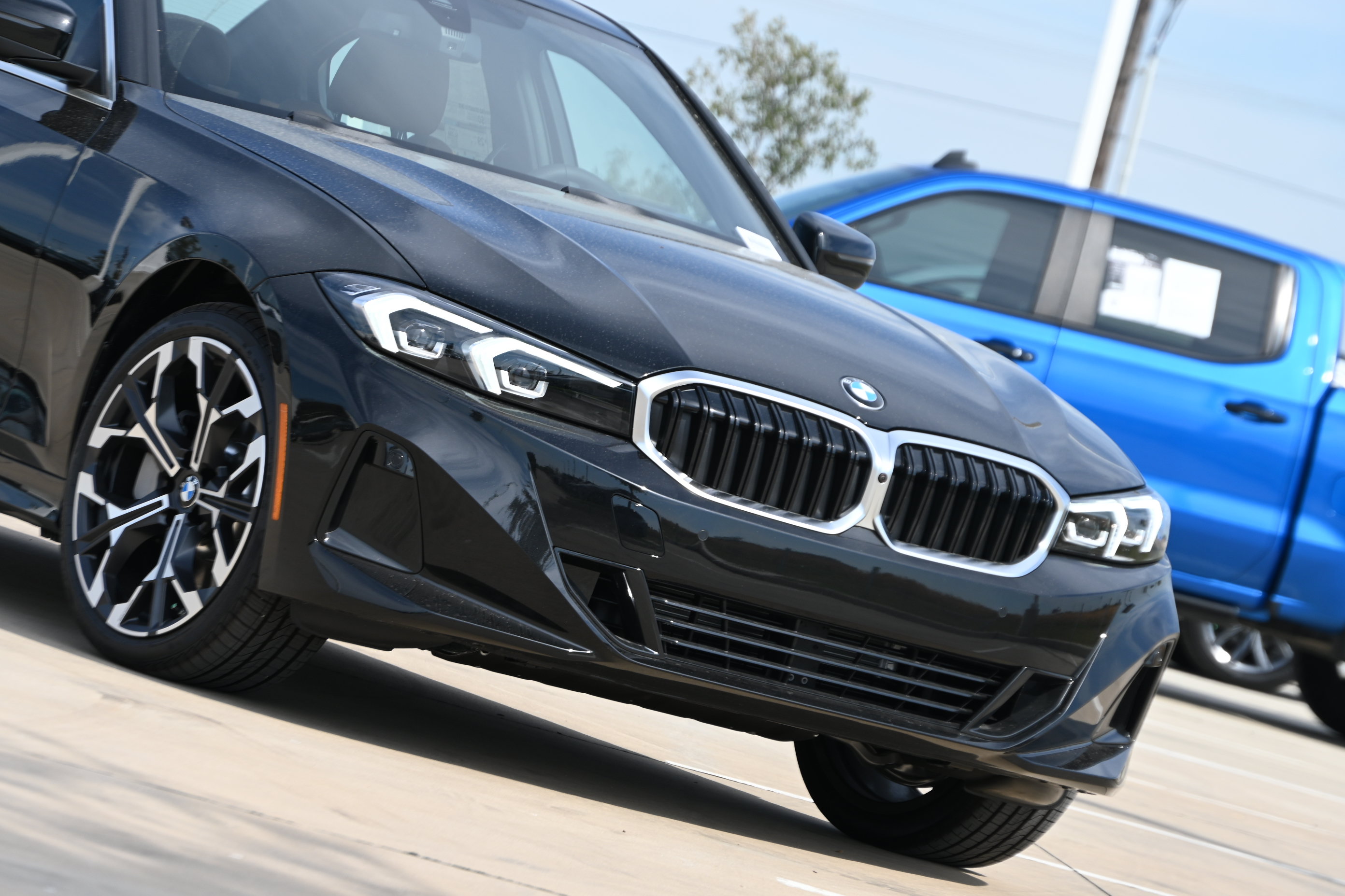 New 2026 BMW 330i xDrive Sedan w/ Premium Package AWD/4WD image 11