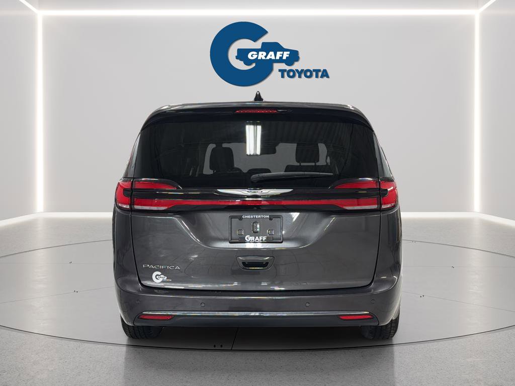 Used 2023 Chrysler Pacifica Touring-L image 6