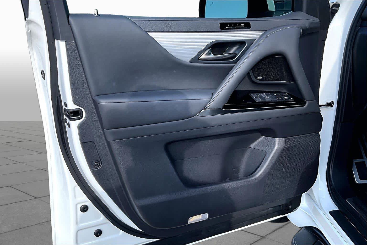 Used 2024 Lexus LX 600 F Sport AWD/4WD image 22