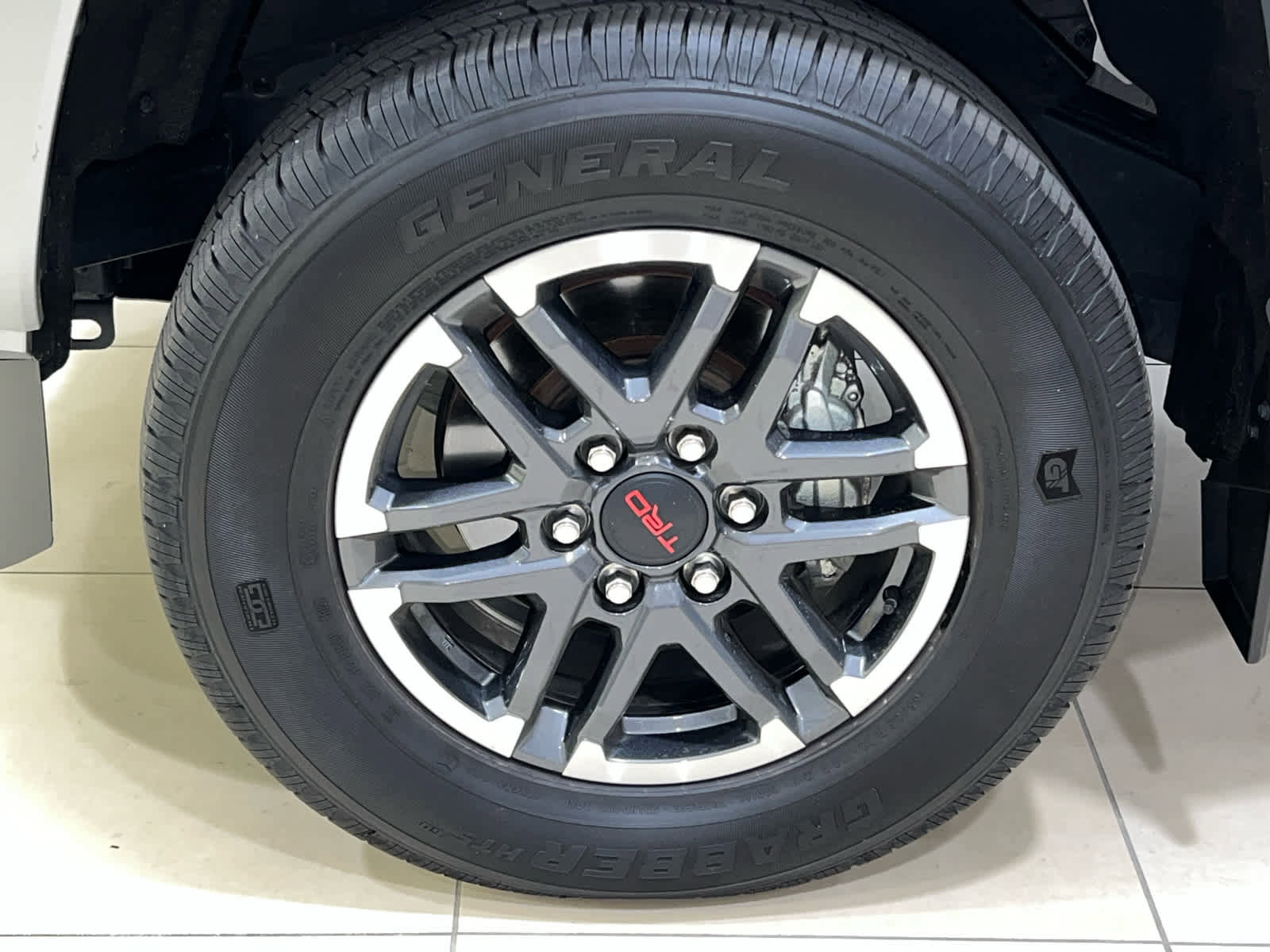 Used 2024 Toyota Tacoma TRD Sport w/ TRD Sport Upgrade Package image 19