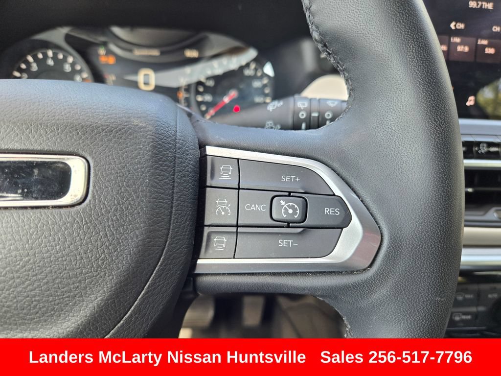 Used 2025 Jeep Compass Limited AWD/4WD image 25