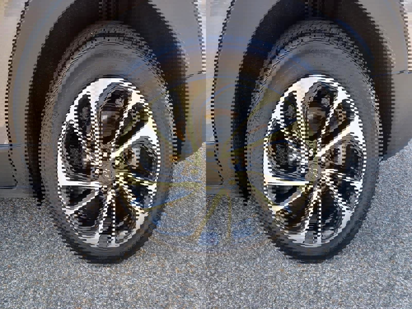 Used 2023 Chevrolet Bolt EUV Premier image 19