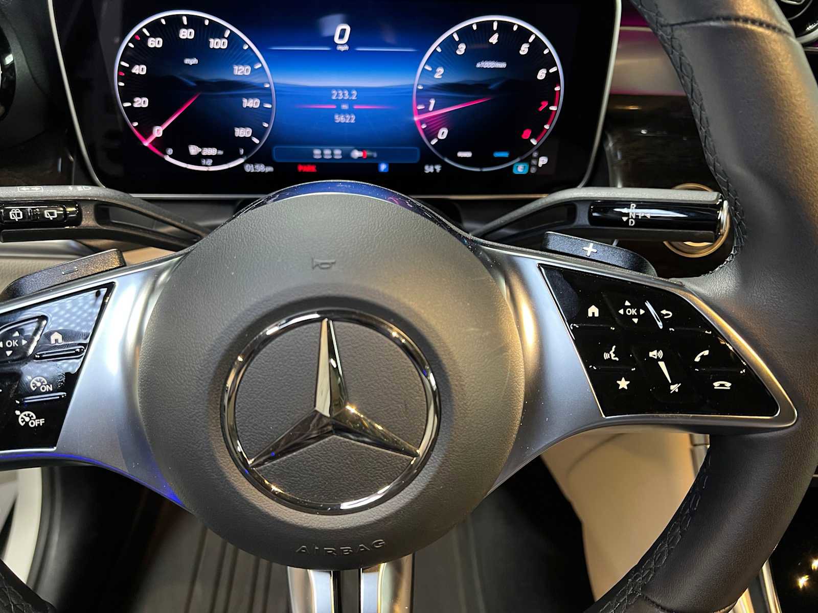 Used 2025 Mercedes-Benz GLC 300 4MATIC image 26