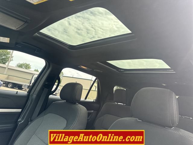 Used 2016 Ford Explorer XLT w/ Equipment Group 201A AWD/4WD image 15