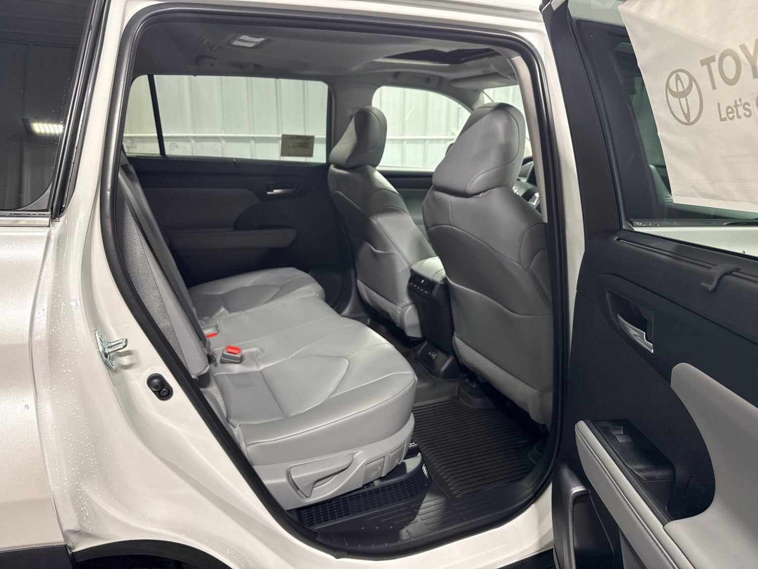 New 2026 Toyota Highlander XLE AWD/4WD image 13