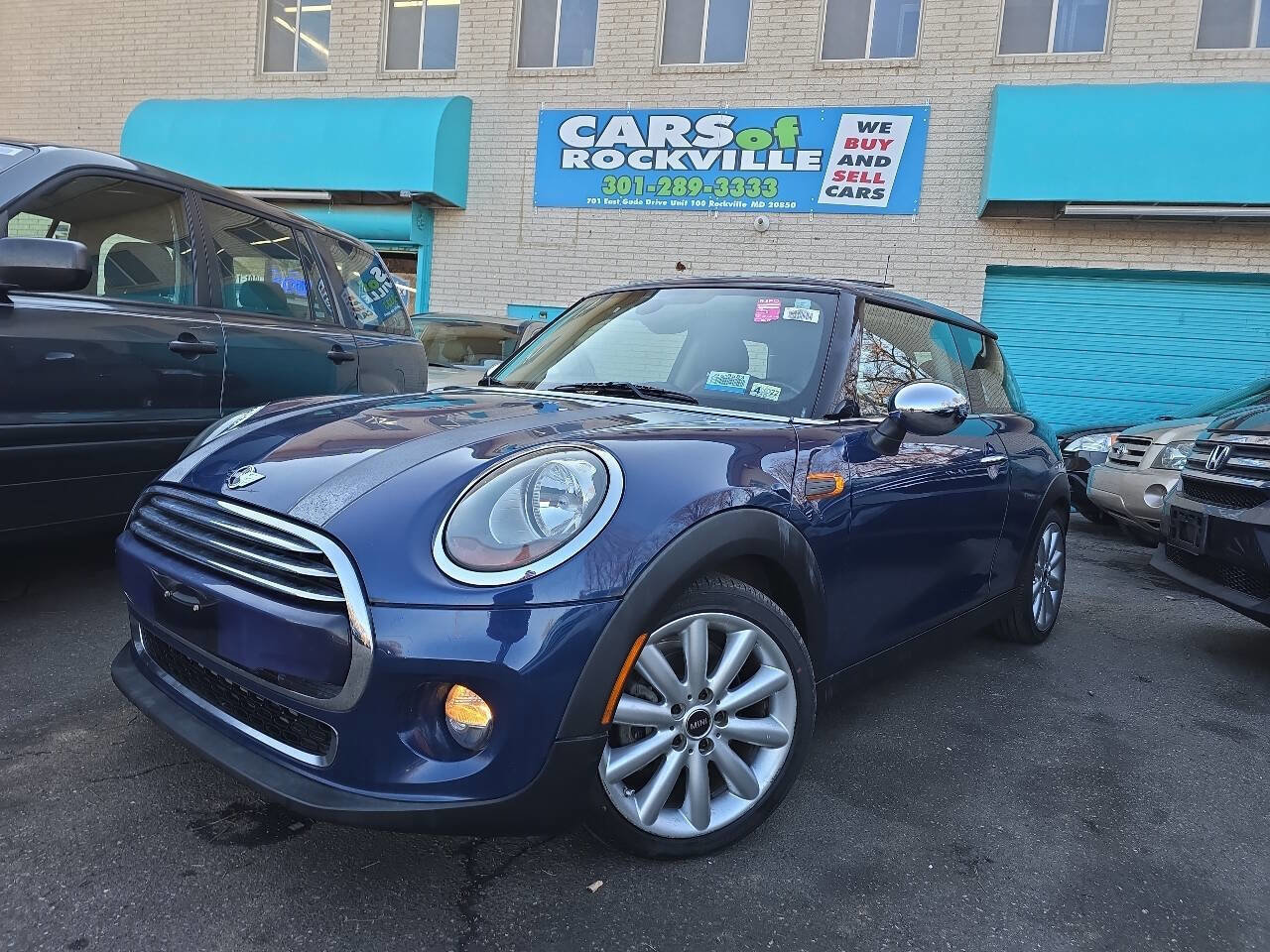 Used 2014 MINI Cooper 2-Door Hardtop image 2