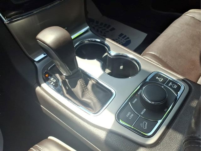 Used 2019 Jeep Grand Cherokee Overland AWD/4WD image 21