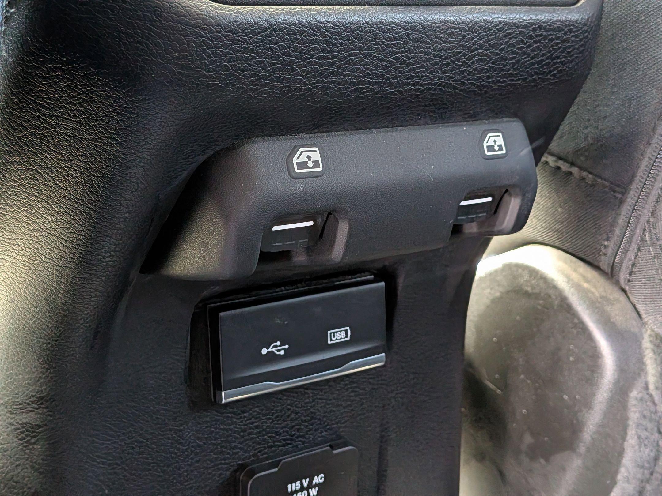 Used 2019 Jeep Wrangler Unlimited Sahara image 23