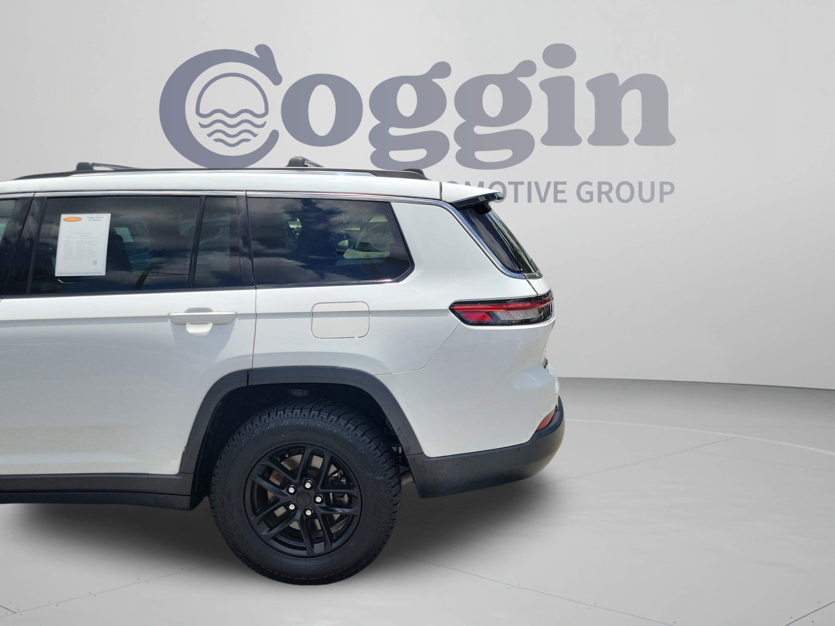 Used 2022 Jeep Grand Cherokee L Laredo w/ Luxury Tech Group I AWD/4WD image 29