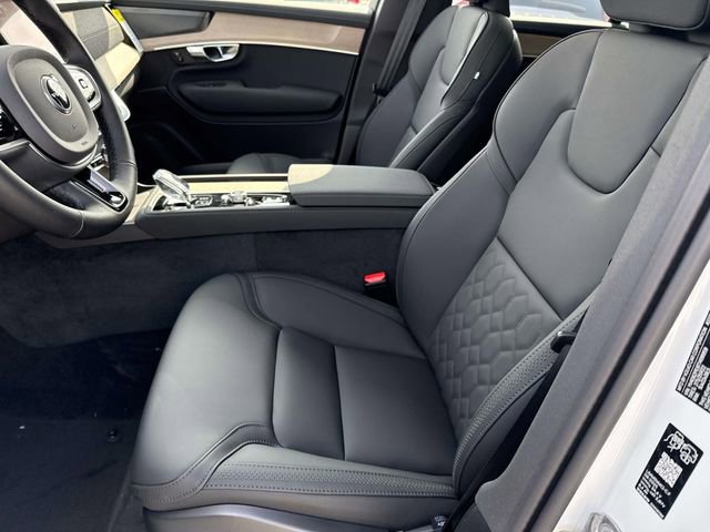 New 2026 Volvo XC90 B6 Plus w/ Protection Package Premier image 17