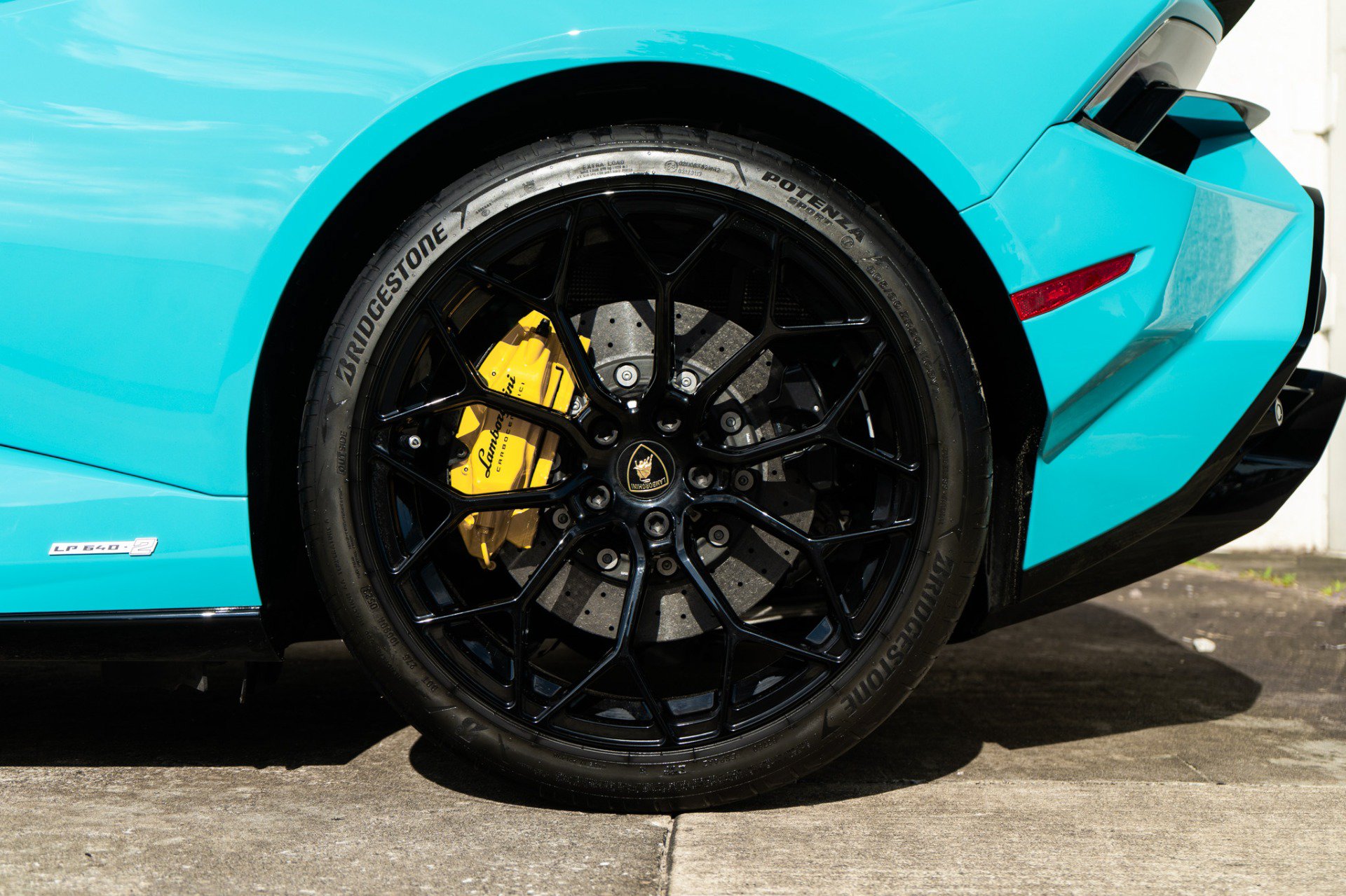 Used 2023 Lamborghini Huracan Tecnica RWD image 33