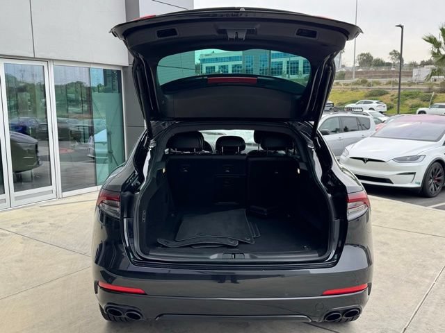 Certified 2022 Maserati Levante GT AWD/4WD image 11