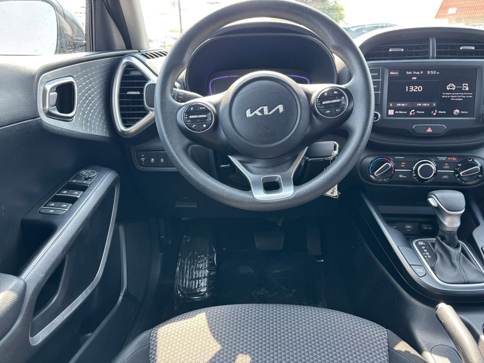 Used 2025 Kia Soul LX w/ LX Technology Package FWD image 27
