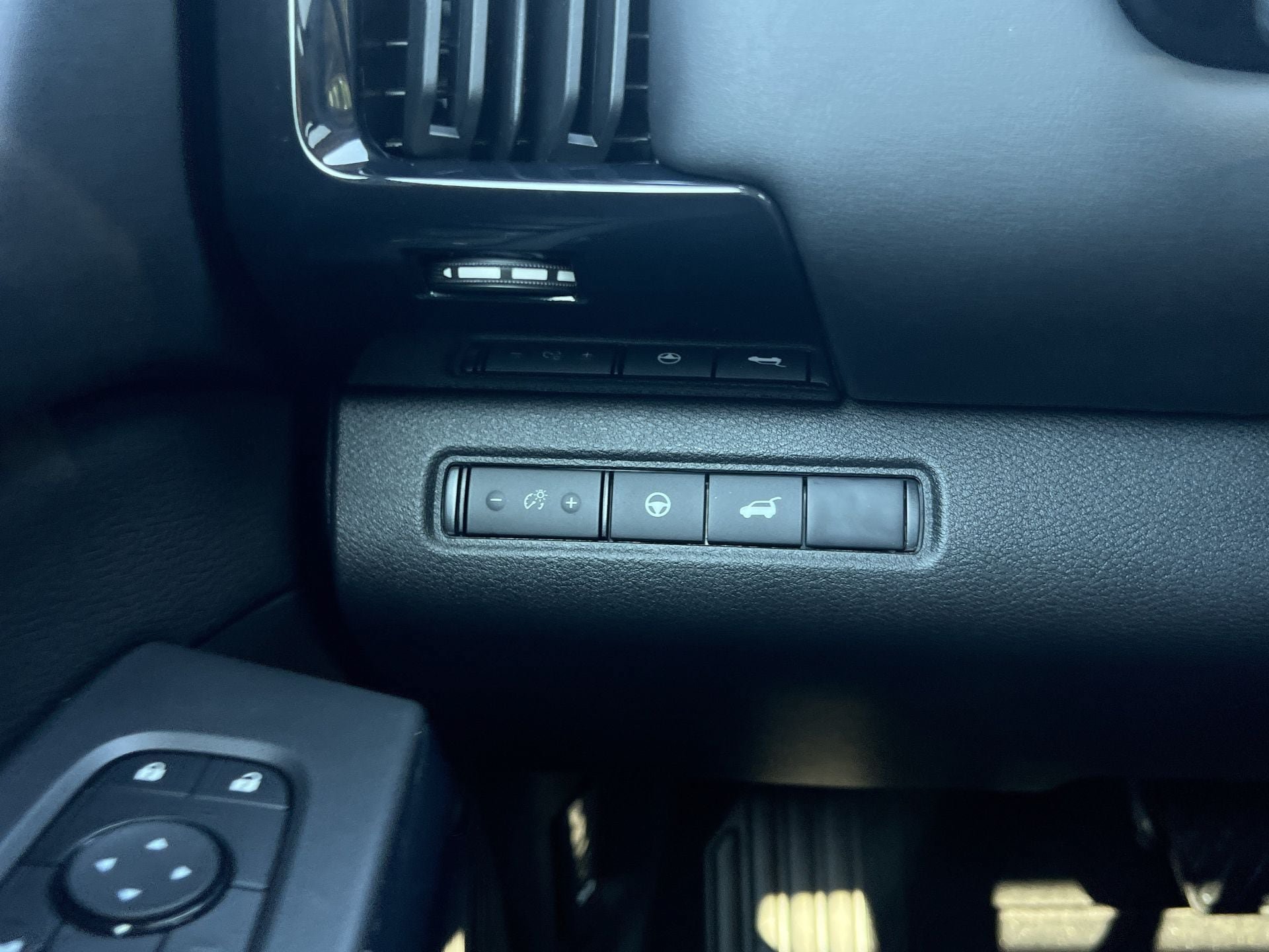 New 2026 Nissan Pathfinder SV FWD image 14