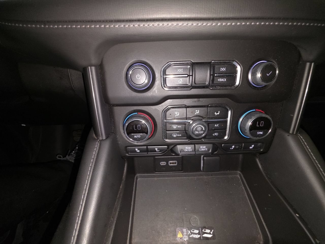 Used 2023 Chevrolet Tahoe Z71 w/ Luxury Package AWD/4WD image 23